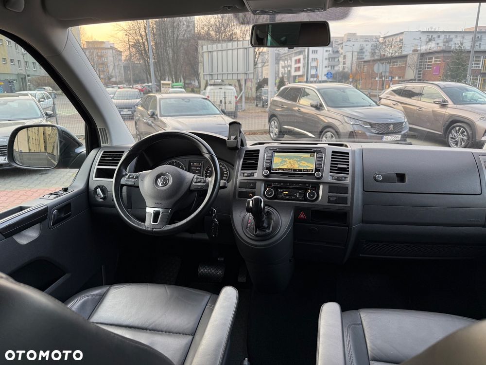 Volkswagen Caravelle - 22