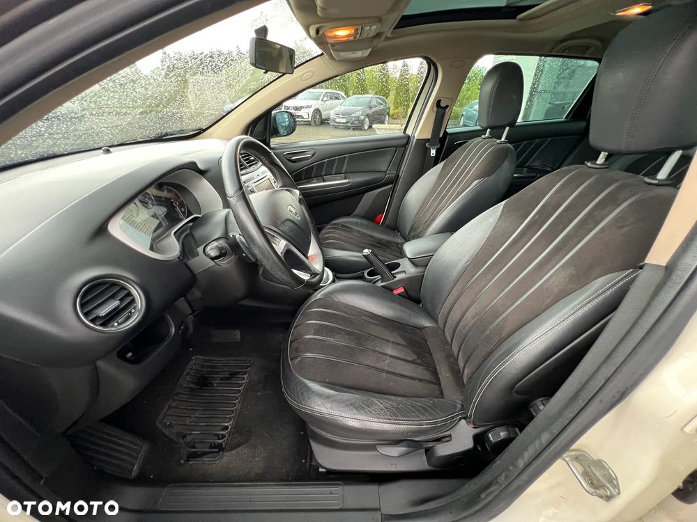 Lancia Delta 1.6 MJ Platino Selectronic - 8