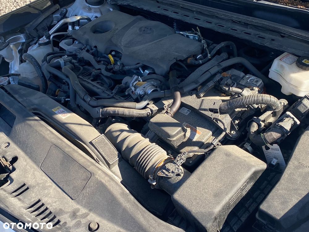Toyota Camry 2.5 Hybrid Comfort CVT - 6