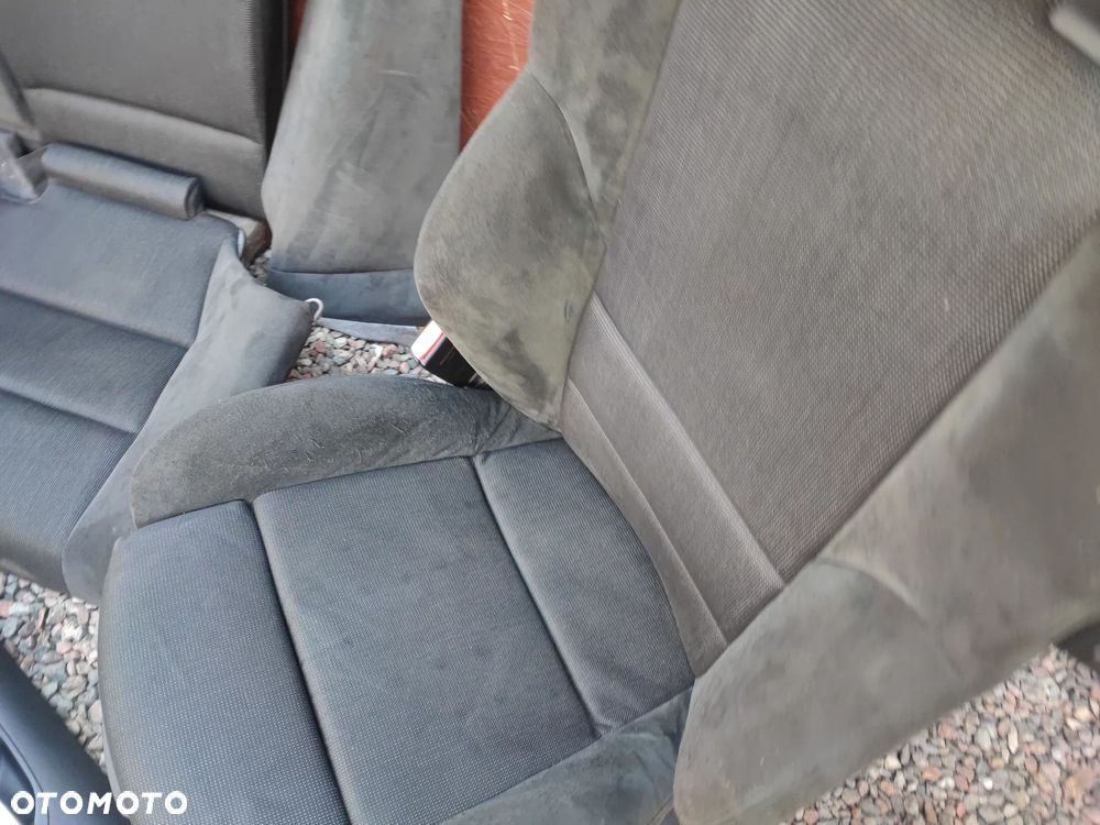 BMW E46 COUPE / M3 ORYGINALNY KOMPLET FOTELI PRZÓD SPORTSIZE / SPORTY + KANAPA TYŁ + BOCZKI EUROPA W WERSJI M-PAKIET ALCANTARA / MATERIAŁOWE ALCANTARA W BARDZO DOBRYM STANIE O NR. 52 10 8 226 419 / 52 20 7 895 608 / 52 20 7 156 167 / 52 10 7 039 640 OEM - 18