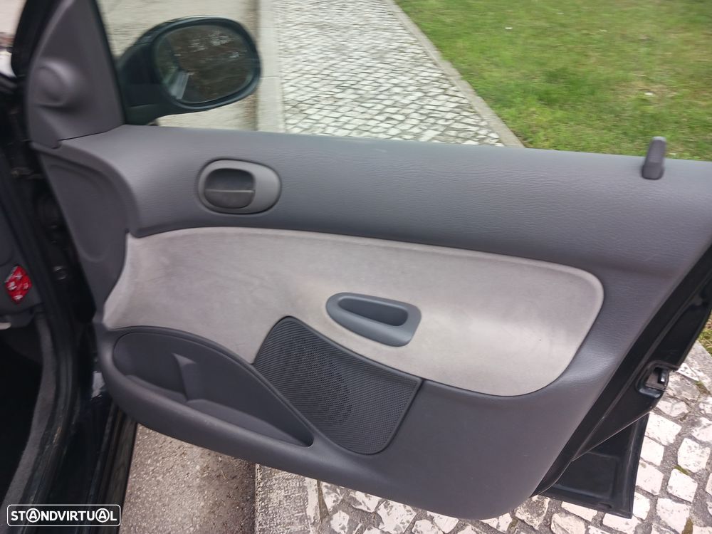 Peugeot 206 1.1 Black & Silver - 34