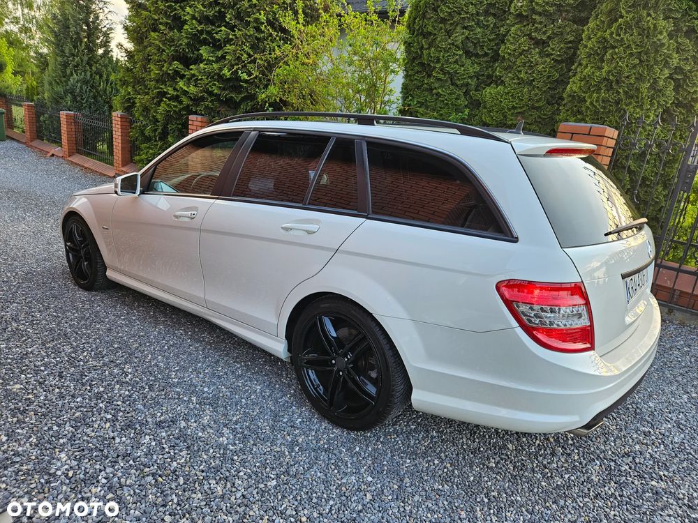 Mercedes-Benz Klasa C 180 CGI BlueEFFICIENCY SPORT EDITION - 4
