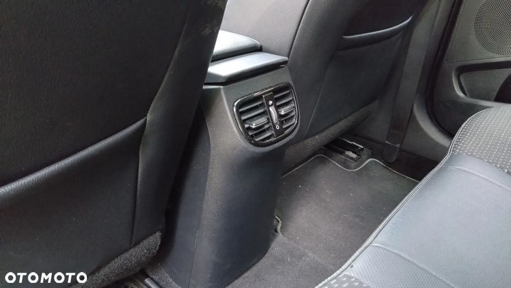 Kia XCeed 1.5 T-GDI L Business Line DCT - 25