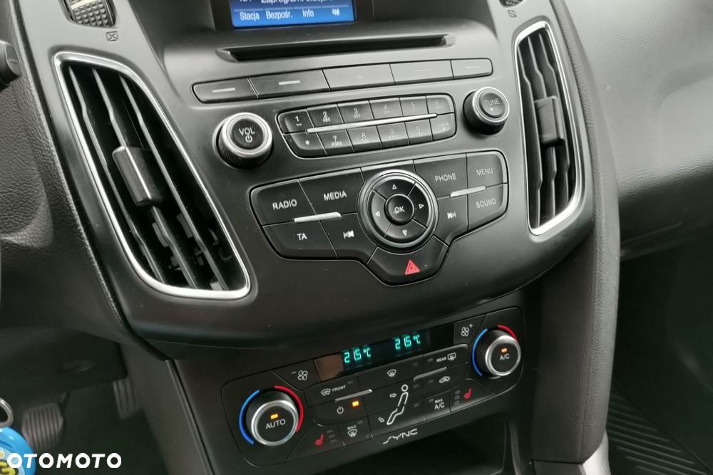Ford Focus 1.0 EcoBoost Titanium - 12