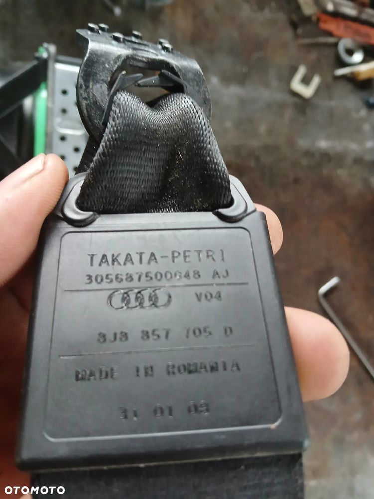 Pas Audi TT  8J8 857 705-6 - 3