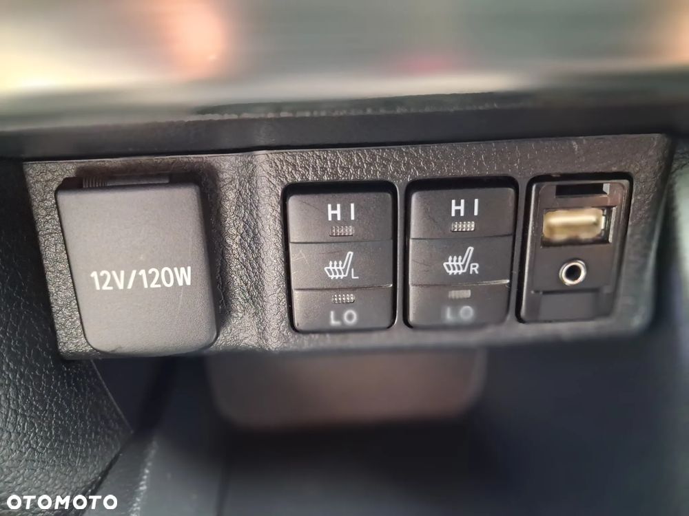 Toyota Auris 1.6 Premium Comfort - 25