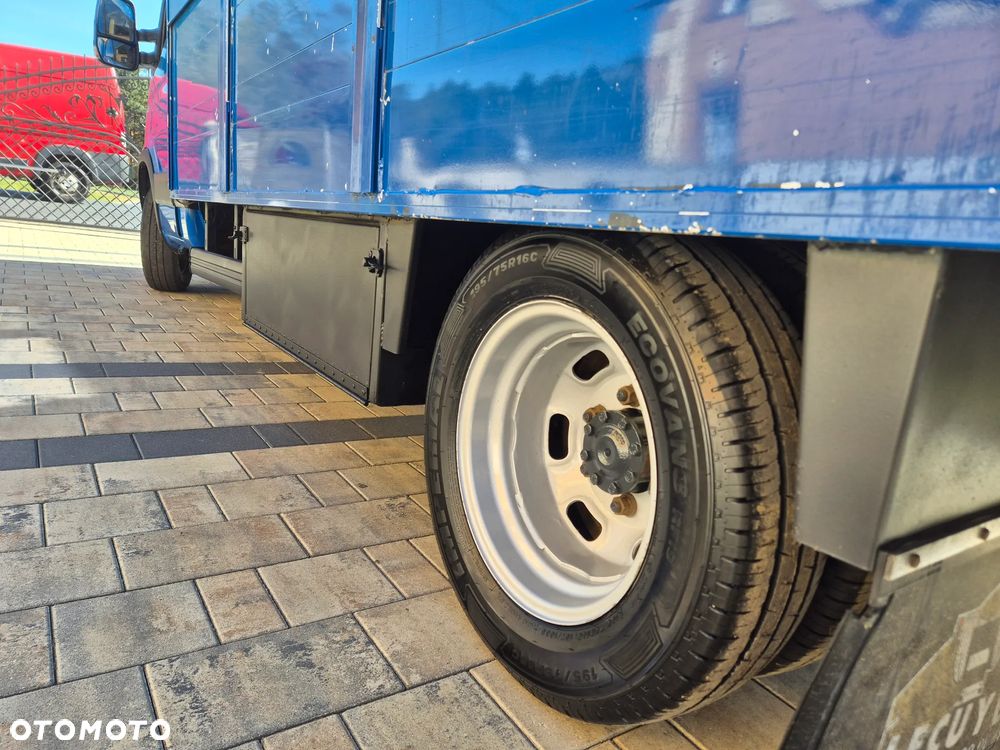 Iveco DAILY 40C18 180KM DO PRZEWOZU ZWIERZAT BYDŁA KONIOWÓZ - 27