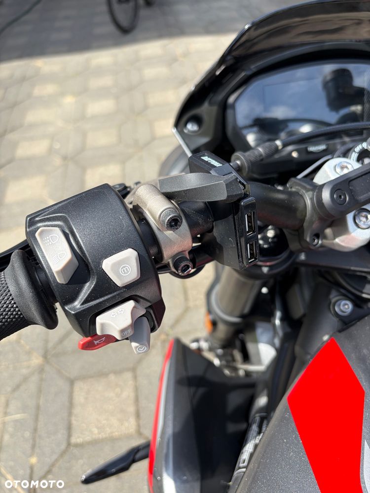 Triumph Street Triple - 17