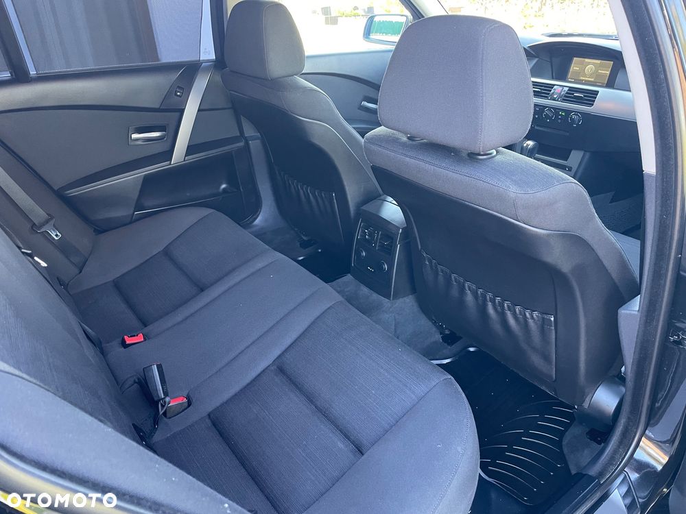 BMW Seria 5 525i Touring - 25