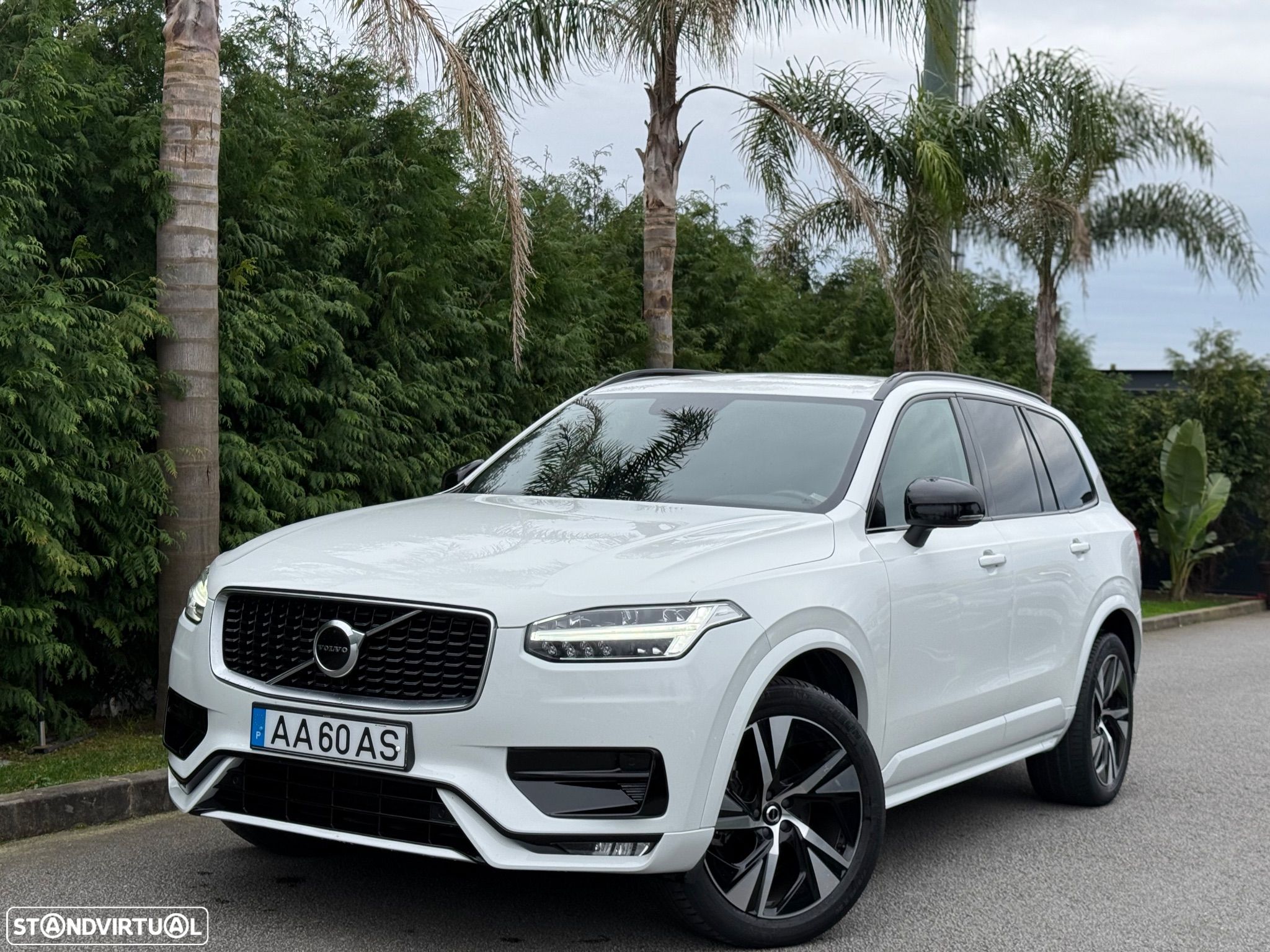 Volvo XC 90 2.0 B5 R-Design AWD - 1
