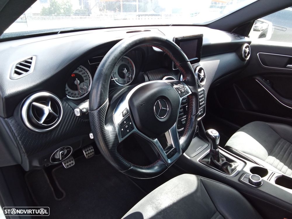 Mercedes-Benz A 180 CDI BE AMG Line - 12