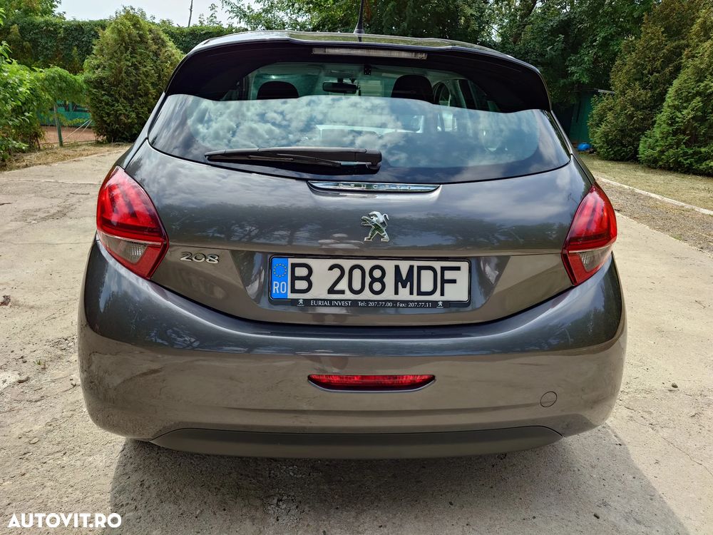 Peugeot 208 - 5