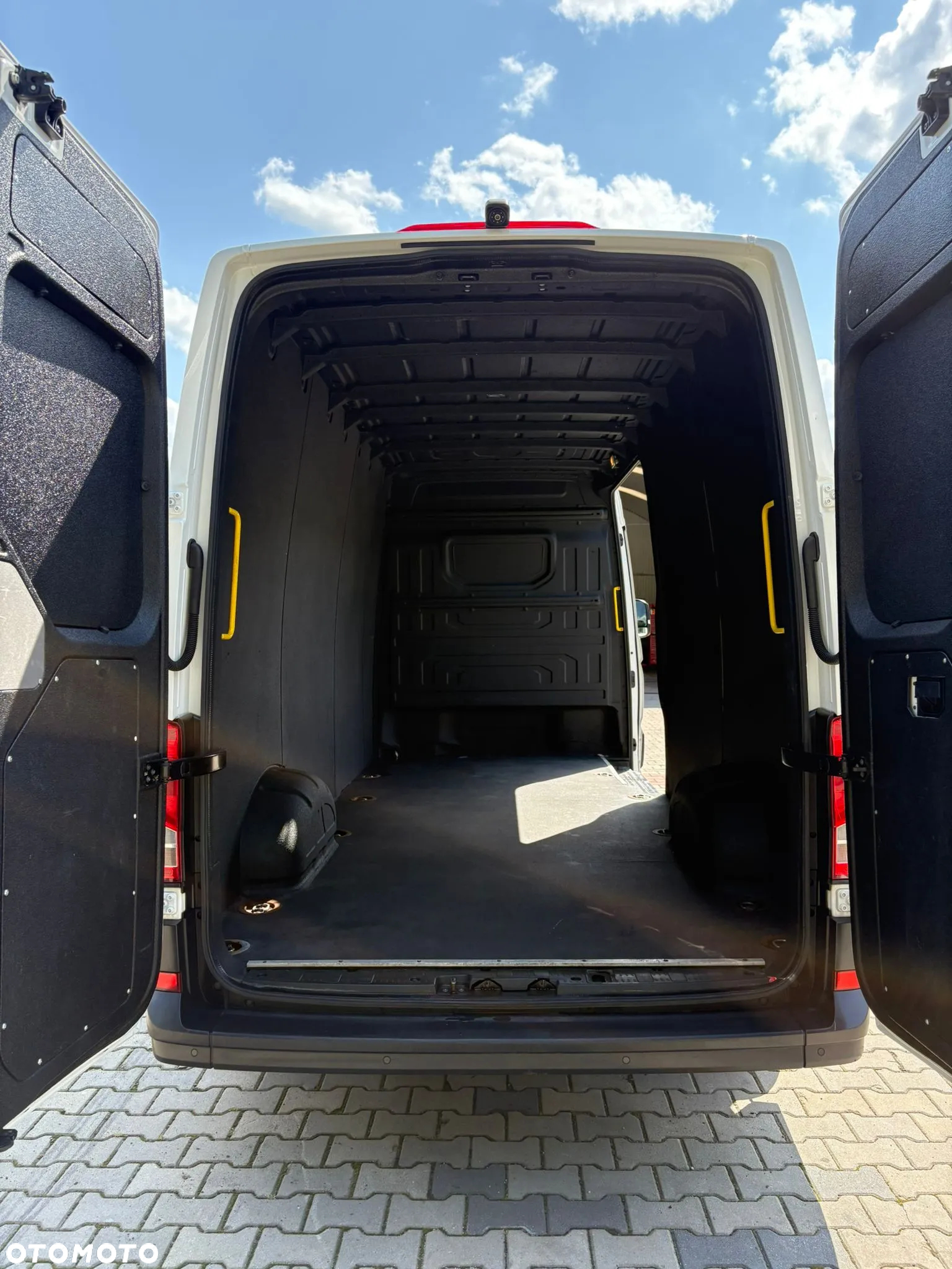 Volkswagen Crafter - 11