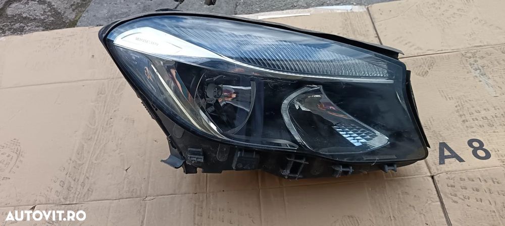 Far Mercedes Benz GLA - 1