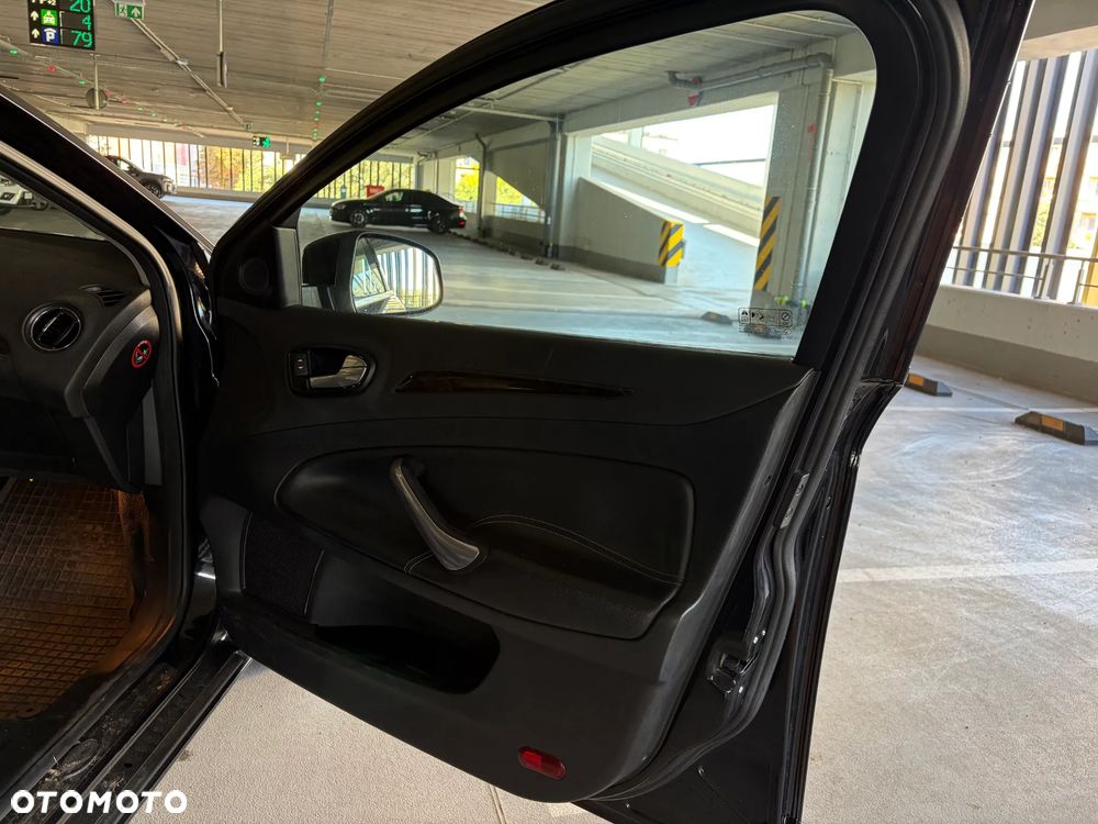 Ford Mondeo 2.0 Ghia X - 22