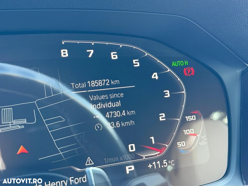 BMW Seria 3 330i Aut. M Sport - 24