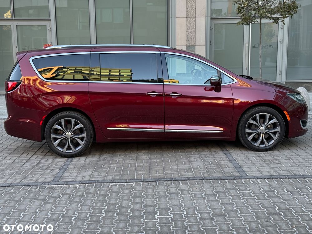 Chrysler Pacifica - 16