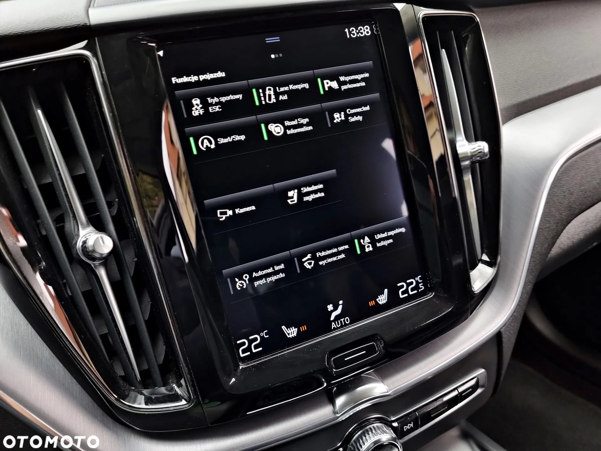 Volvo XC 60 D3 Momentum Pro - 21