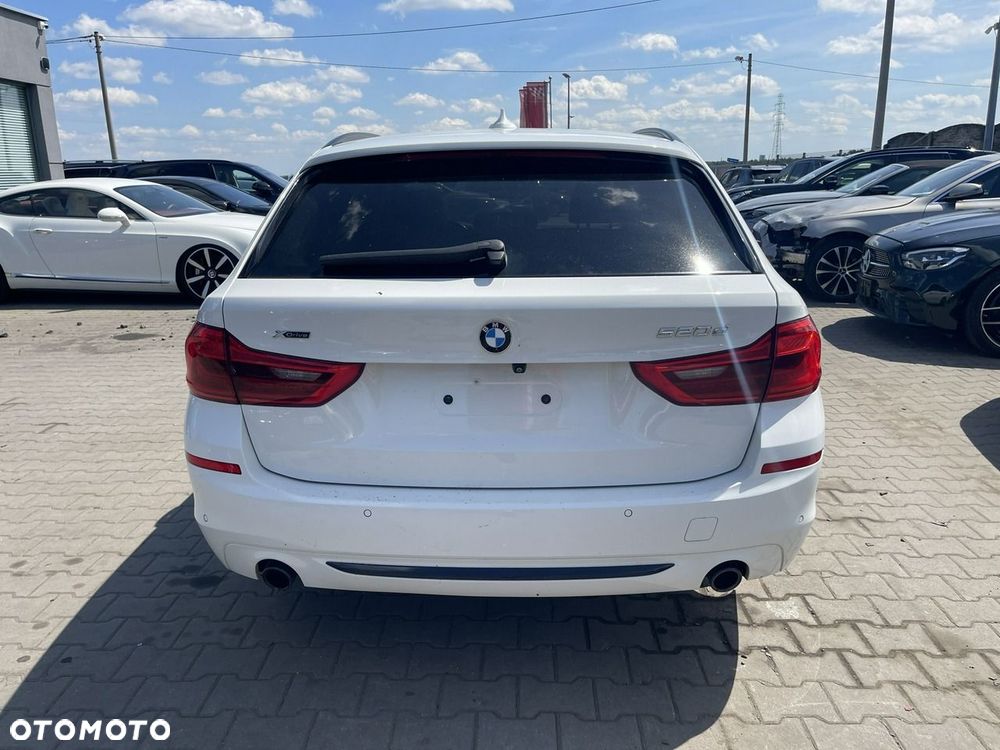 BMW Seria 5 520d xDrive Sport Line - 3