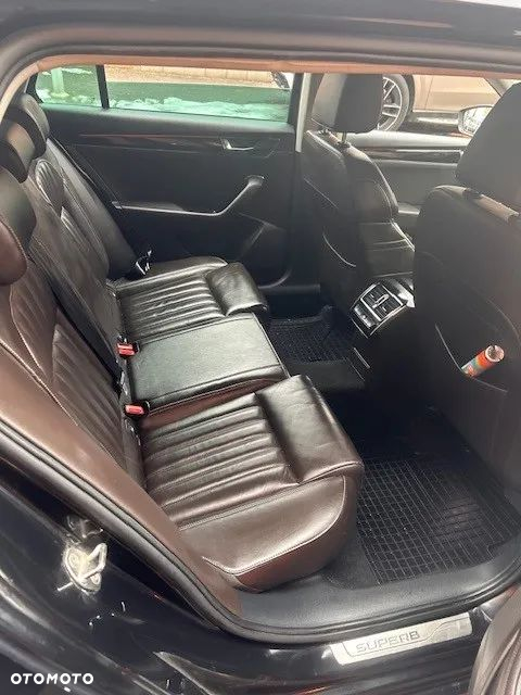 Skoda Superb 2.0 TDI SCR 4x4 L&K DSG - 26