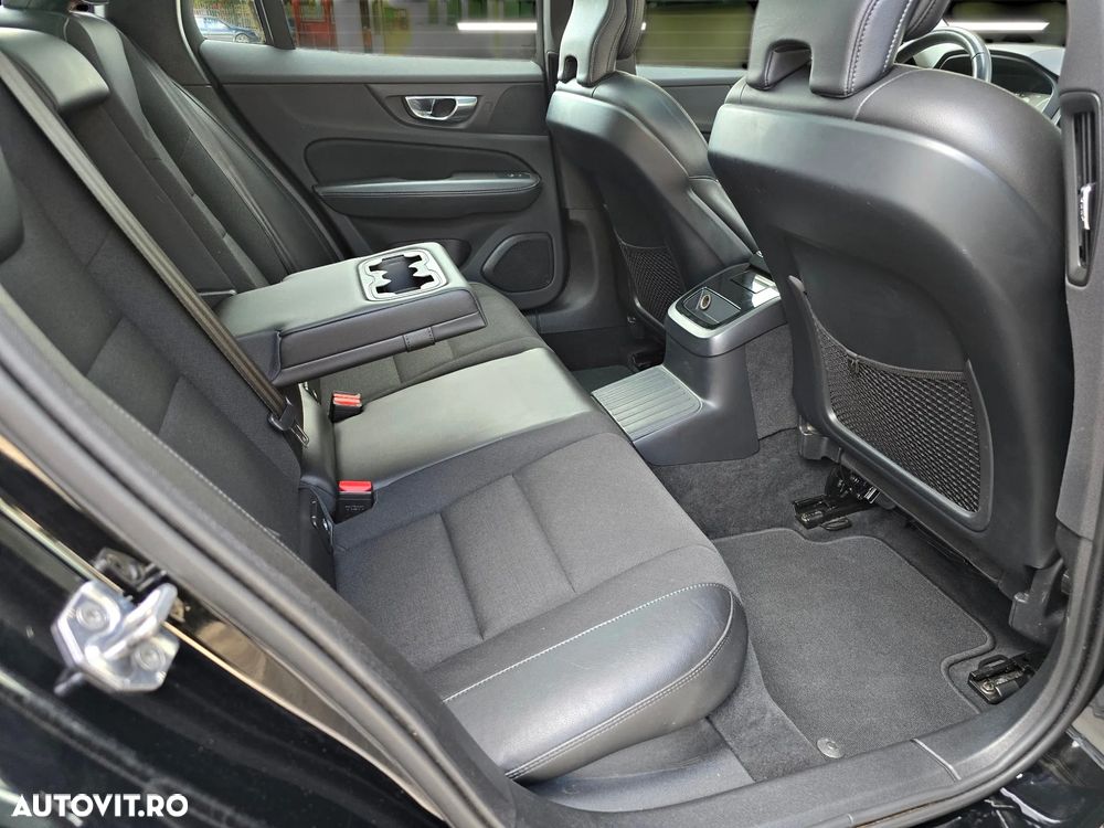 Volvo V60 T6 AWD Twin Engine Geartronic Momentum Pro - 8