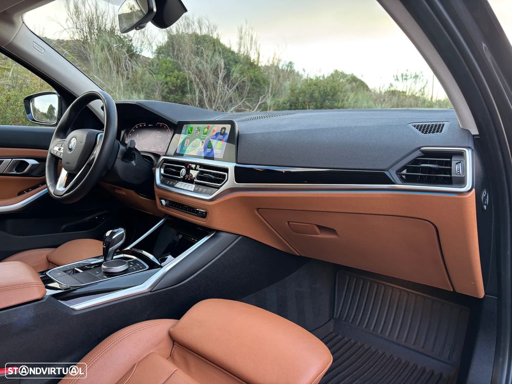 BMW 330 e Touring Line Sport Auto - 32