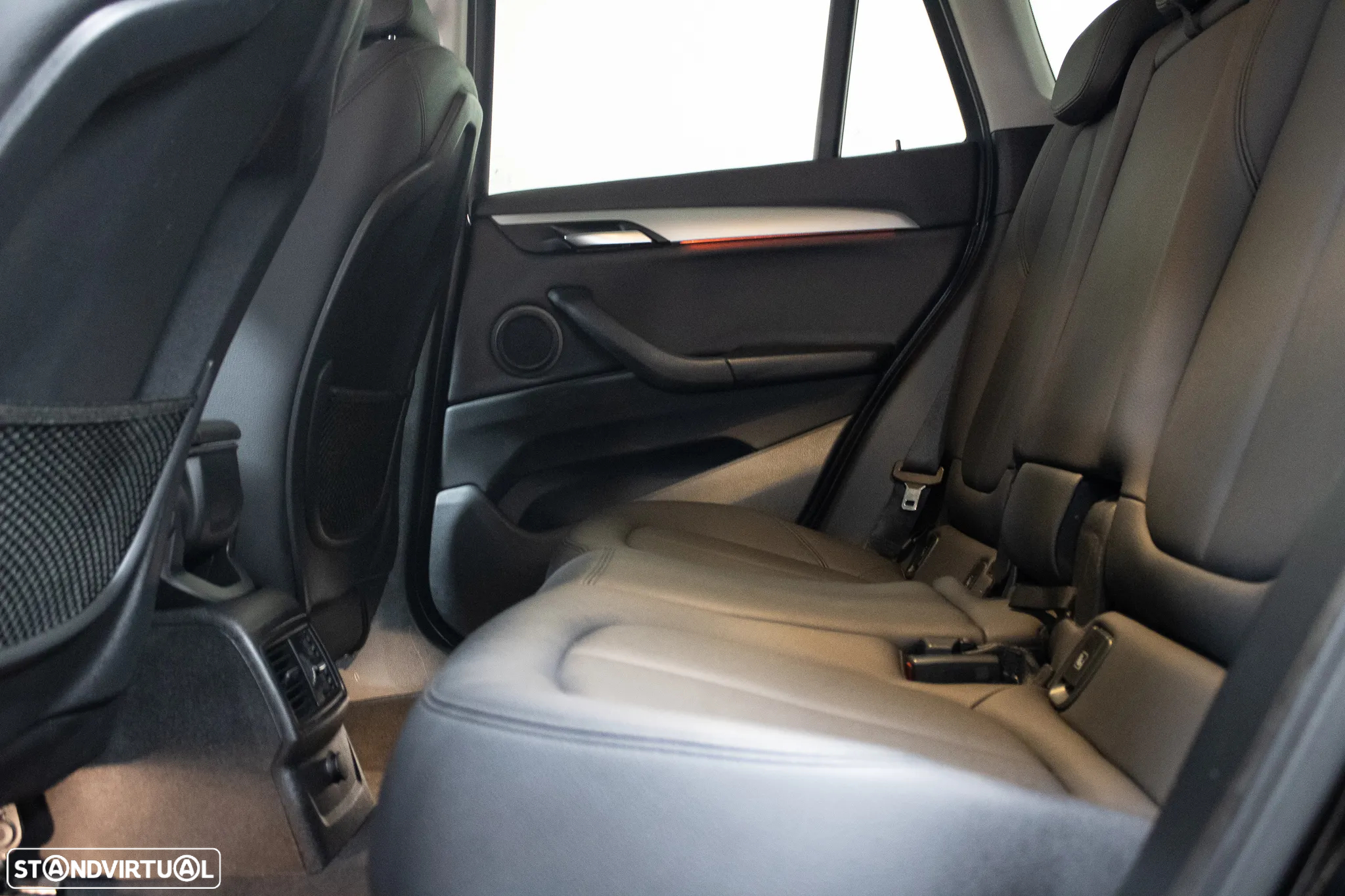 BMW X1 16 d sDrive Advantage - 21