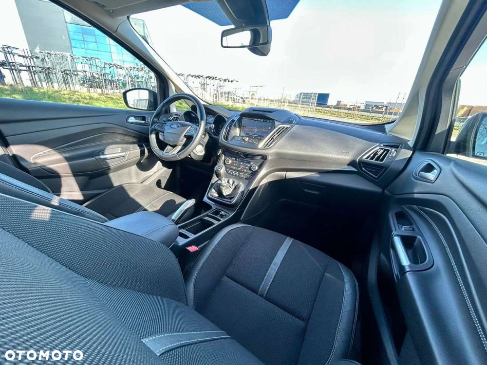 Ford Grand C-MAX - 22