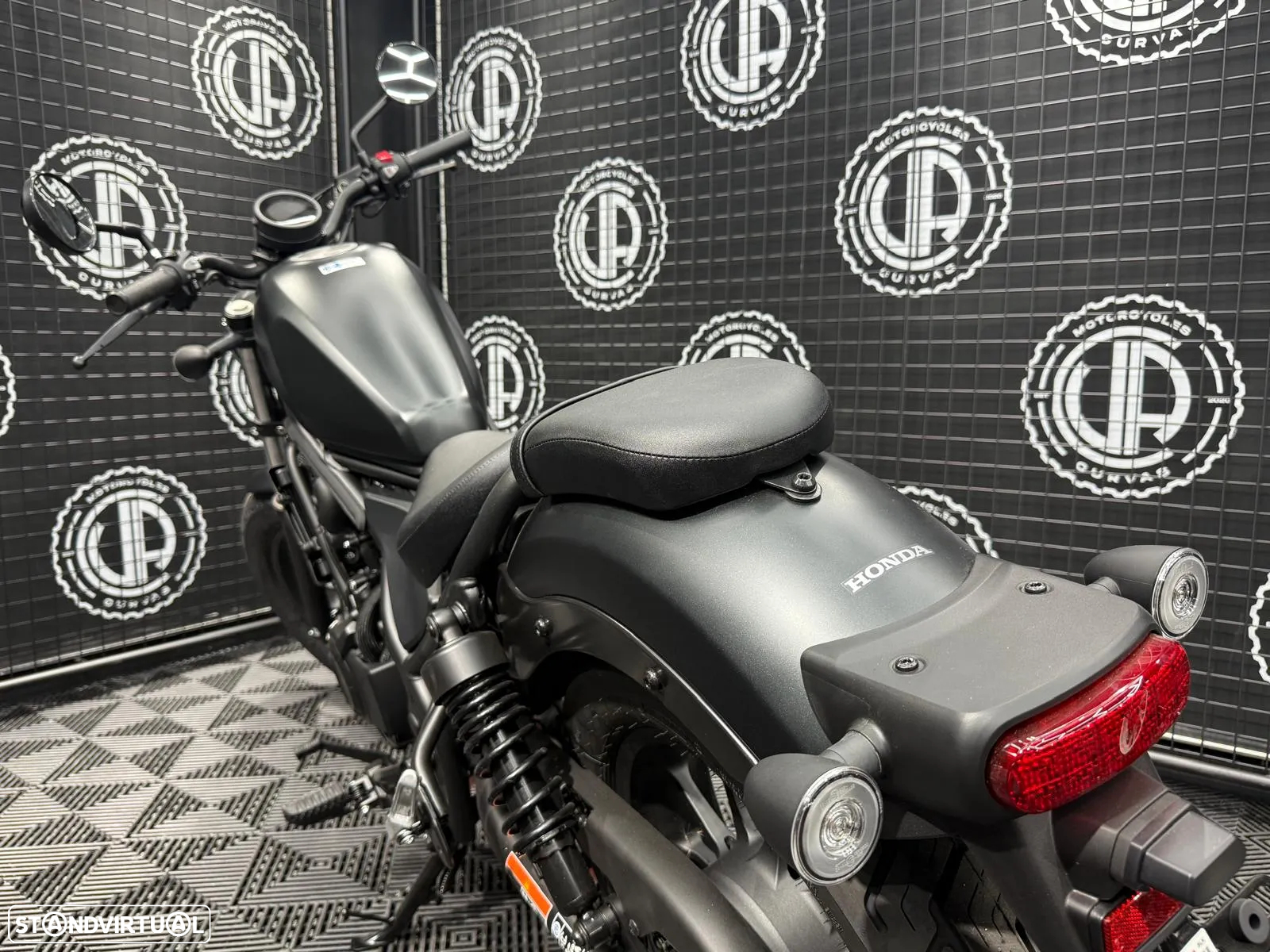 Honda CMX 500 Rebel - 11