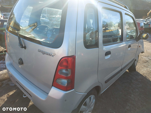 Suzuki Wagon R+ klapa tylna FV transport/dostawa