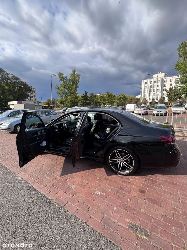 Mercedes-Benz Klasa E 220 d 4-Matic 9G-TRONIC - 10