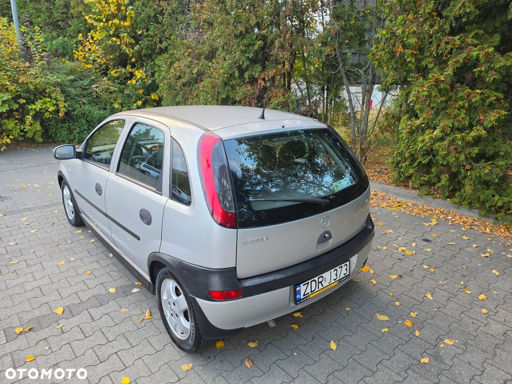 Opel Corsa 1.4 16V Comfort - 2