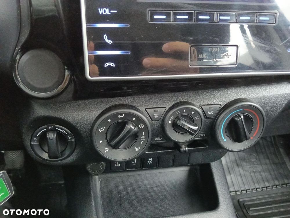 Toyota Hilux 2.4 D-4D Double Cab DLX 4x4 - 21