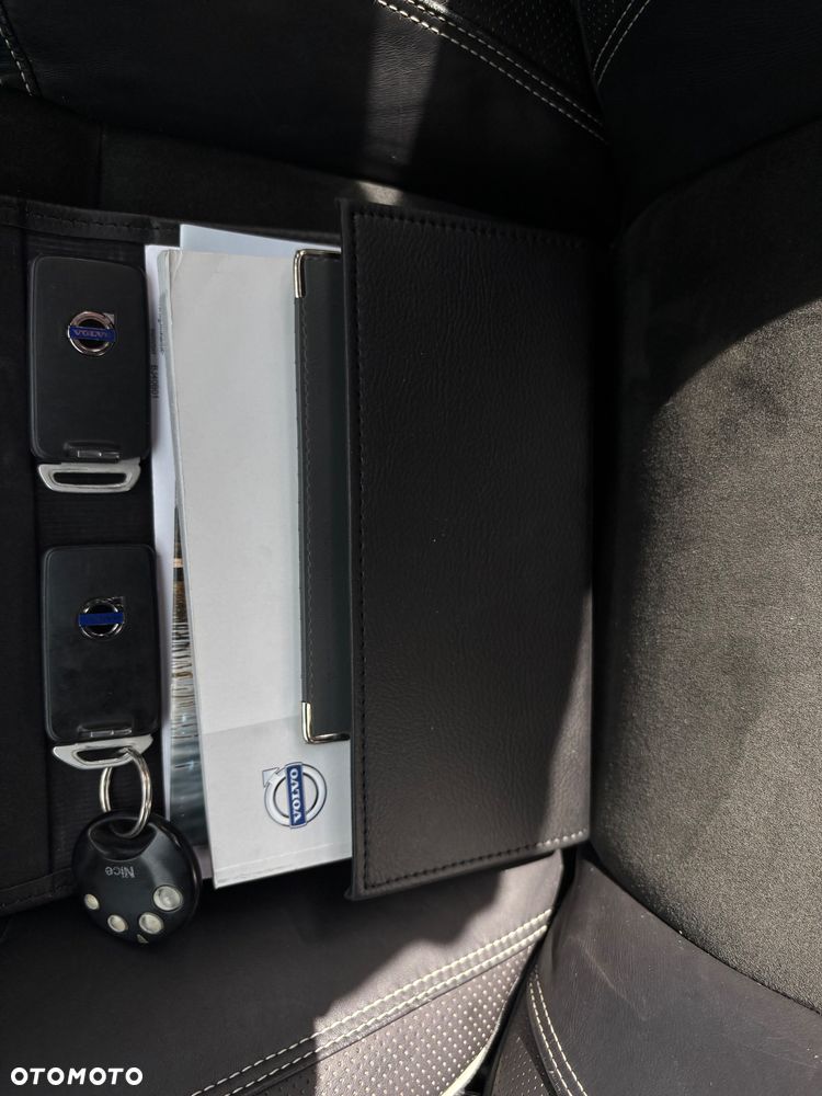 Volvo V40 D4 Drive-E R-Design Momentum - 29