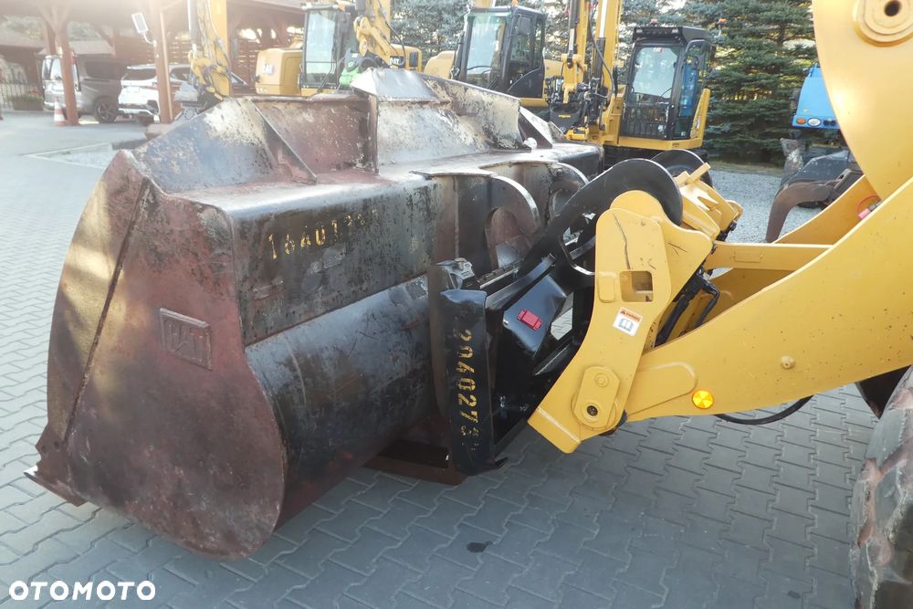 Caterpillar 938 M Z NIEMIEC ŁYZKA WIDŁY - 12