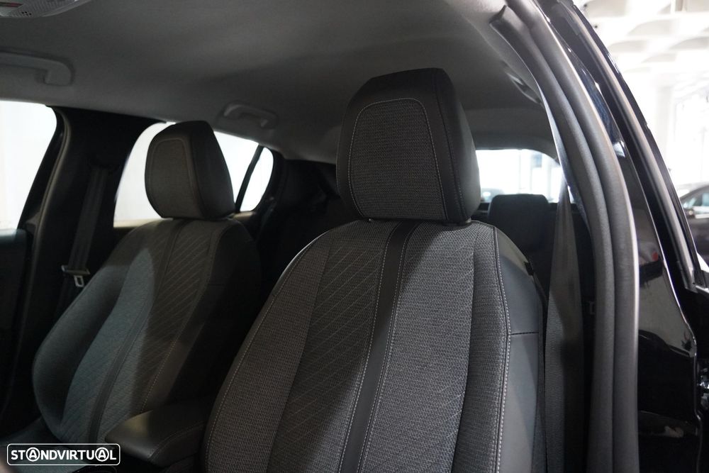 Peugeot 208 - 29