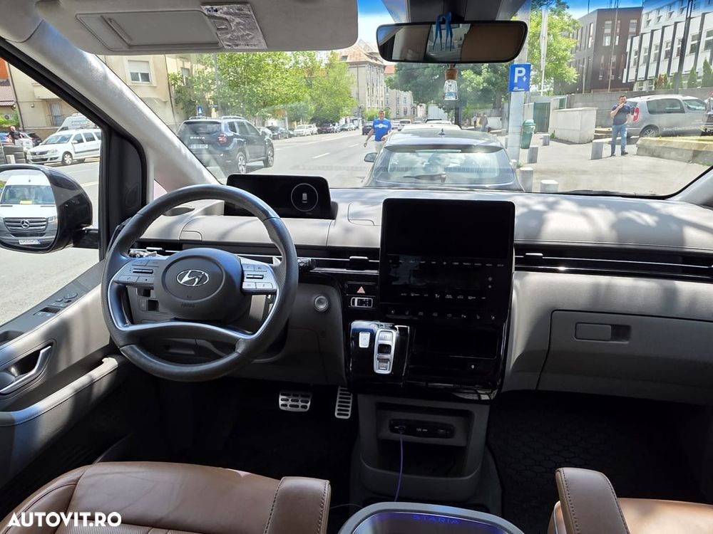 Hyundai Staria 2.2 CRDi Allrad Signature - 10