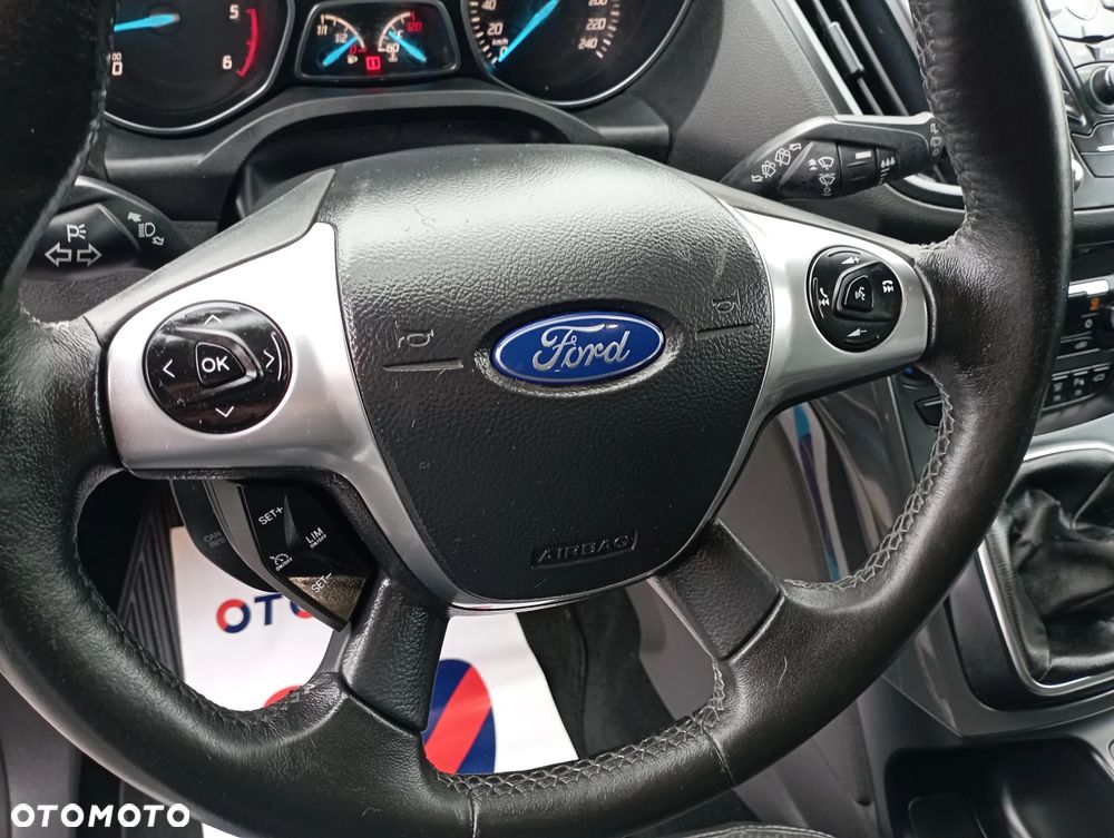 Ford Kuga - 10