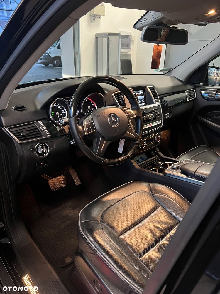 Mercedes-Benz ML 350 BlueTec 4-Matic - 9