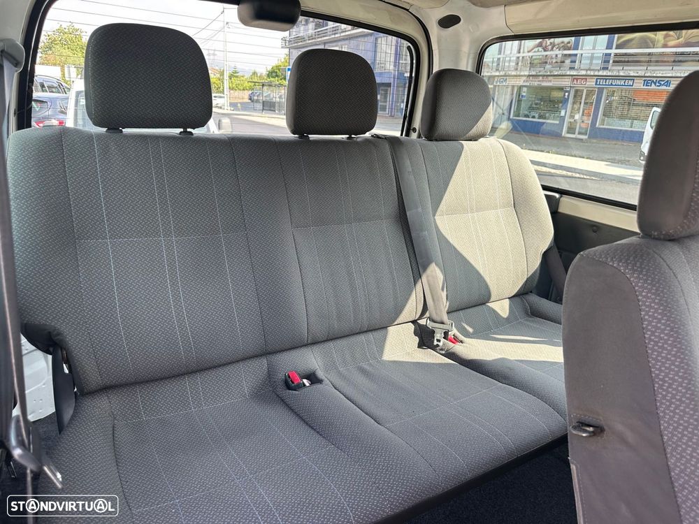 Toyota HiAce 2.5 D-4D Curto 2.8T AC - 8