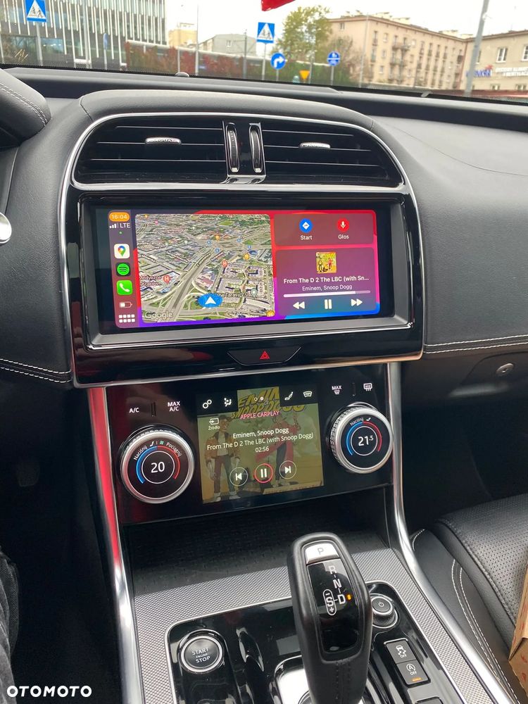 Jaguar XE 2.0 D180 R-Dynamic SE - 10
