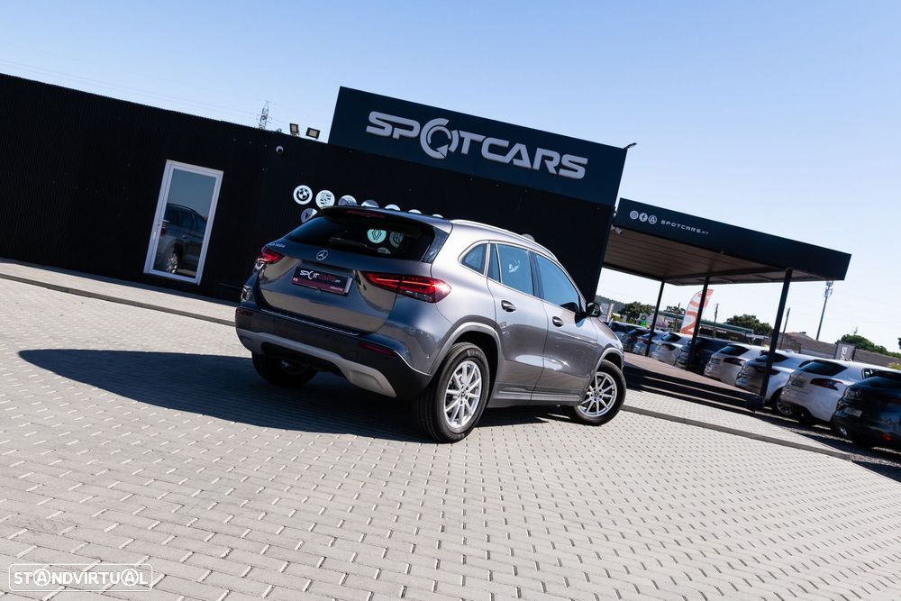 Mercedes-Benz GLA 180 d — fotografia 8