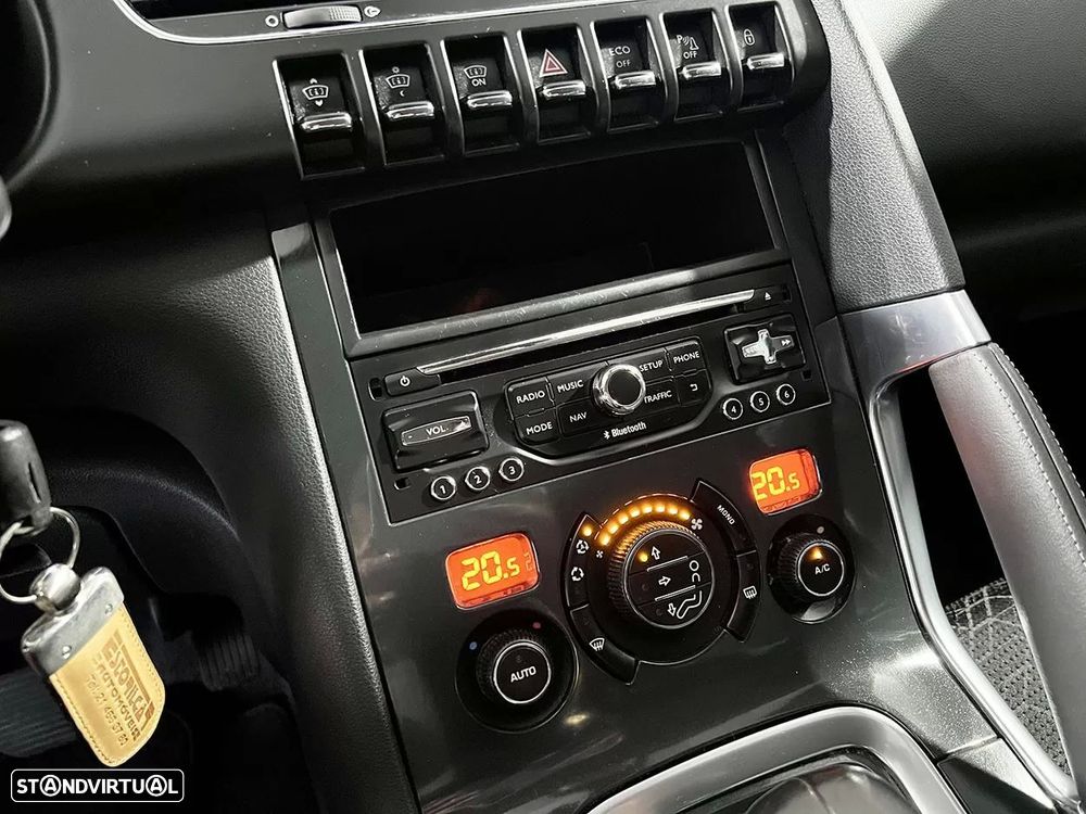 Peugeot 3008 2.0 HDi Hybrid4 99g - 15