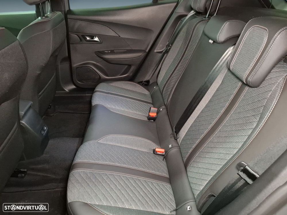 Peugeot e-2008 54 kWh Allure - 14