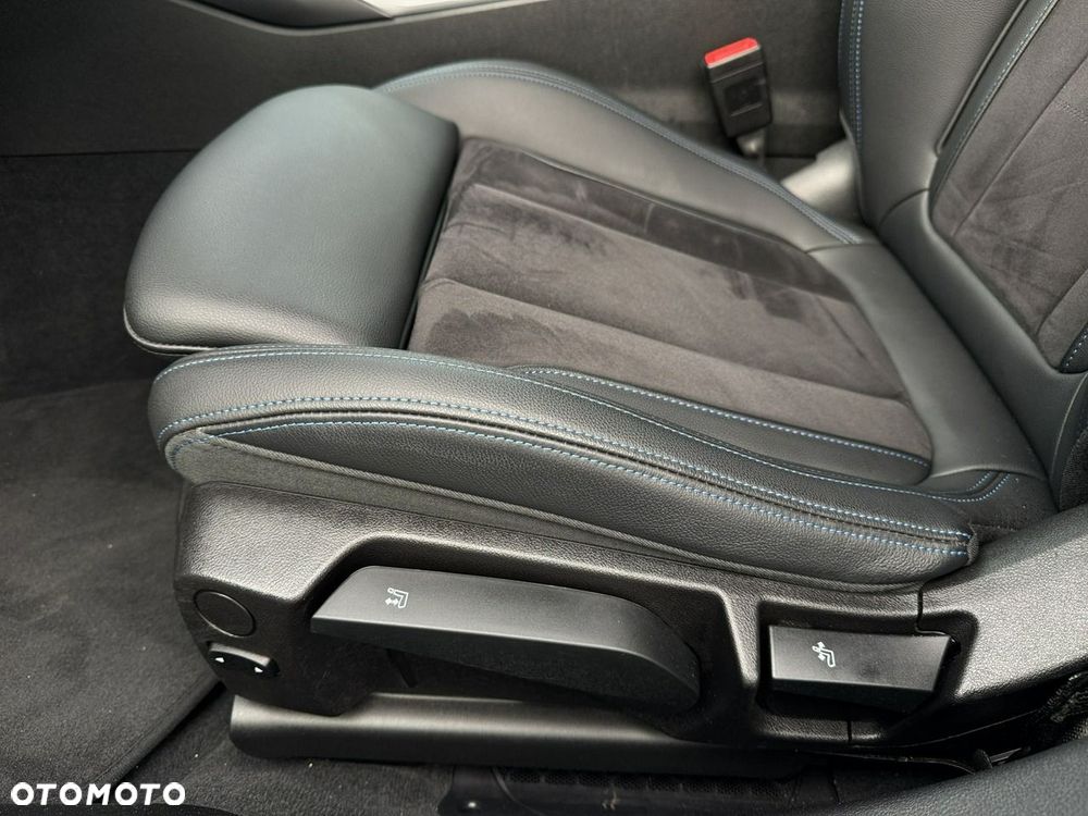 BMW Seria 3 318i M Sport - 13