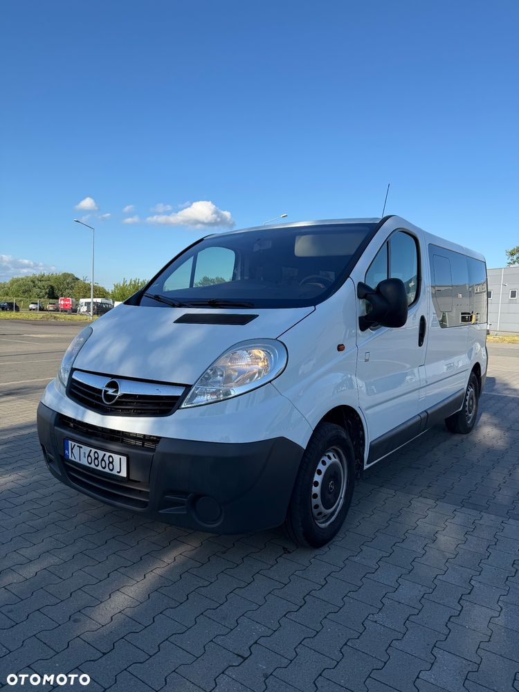 Opel Vivaro - 1