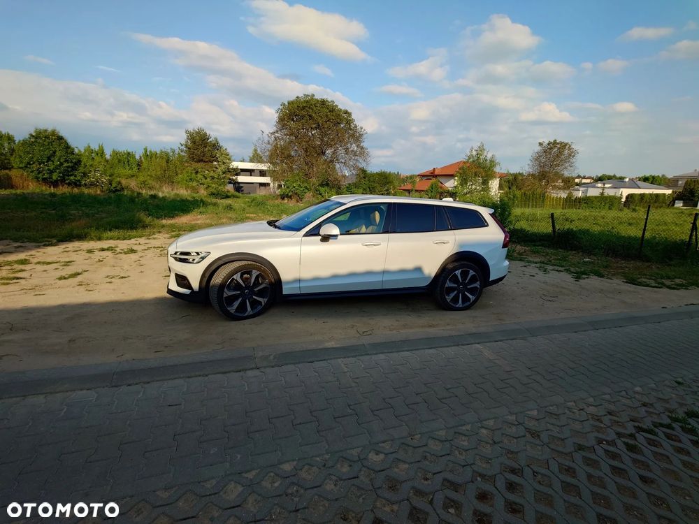 Volvo V60 Cross Country - 27