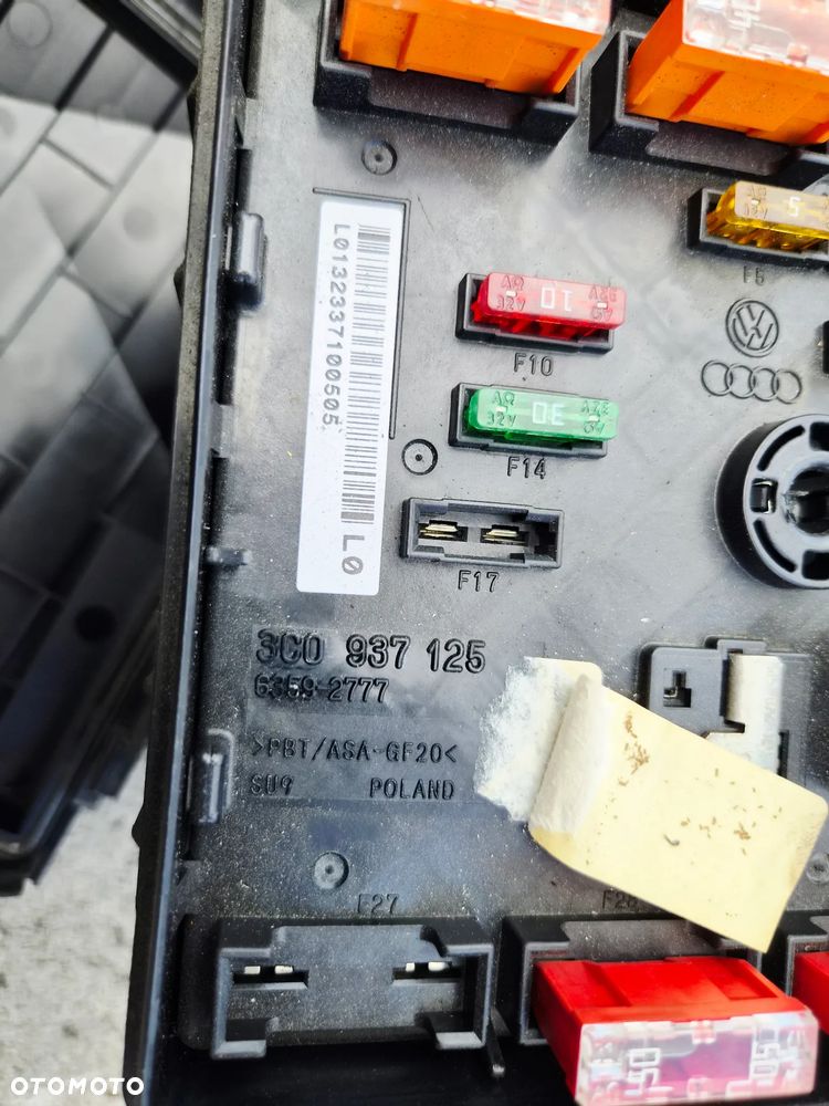 Skrzynka Puszka Bezpieczników Przekaźników Komplet 3C0937125 VW Passat B6 - 7