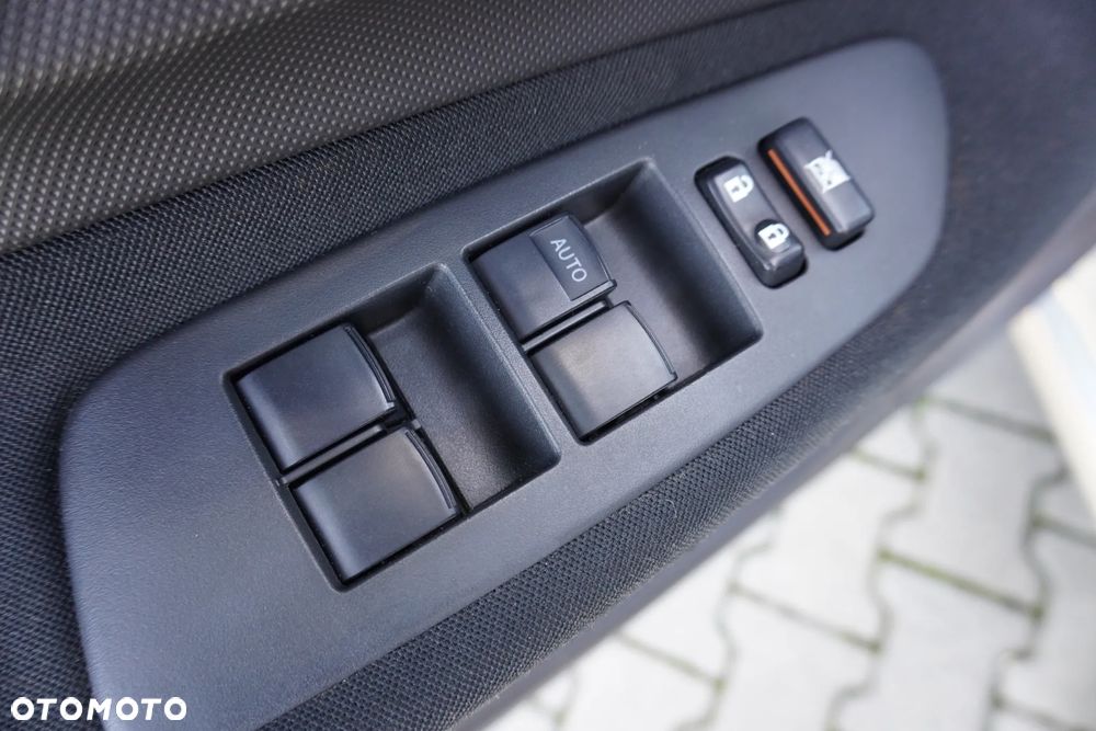 Toyota Auris 1.6 VVT-i Premium MM - 26