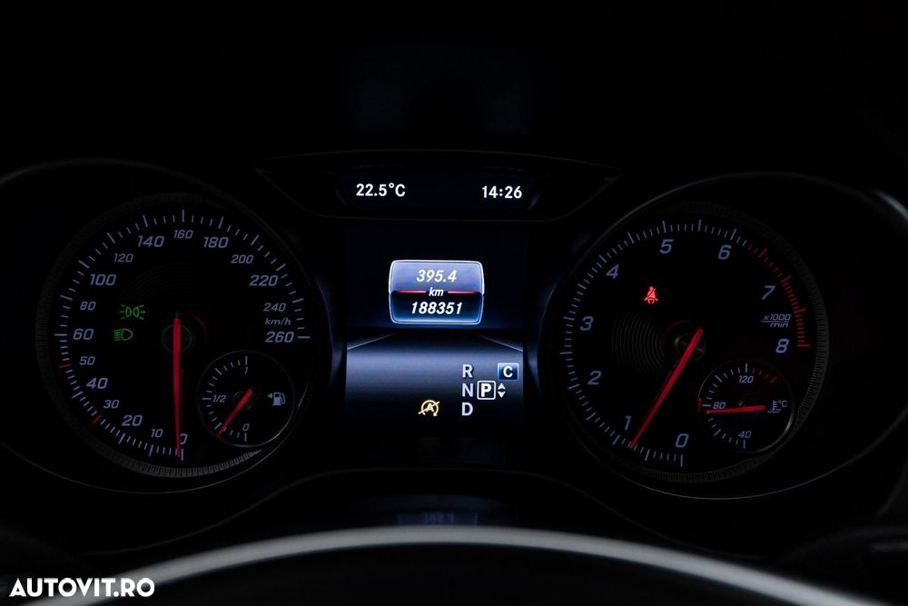 Mercedes-Benz GLA 180 7G-DCT AMG Line - 36